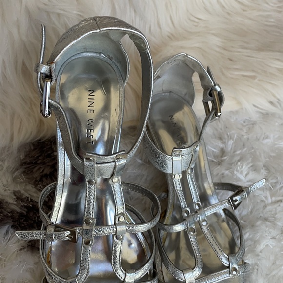 Sandals - Picture 4 of 7